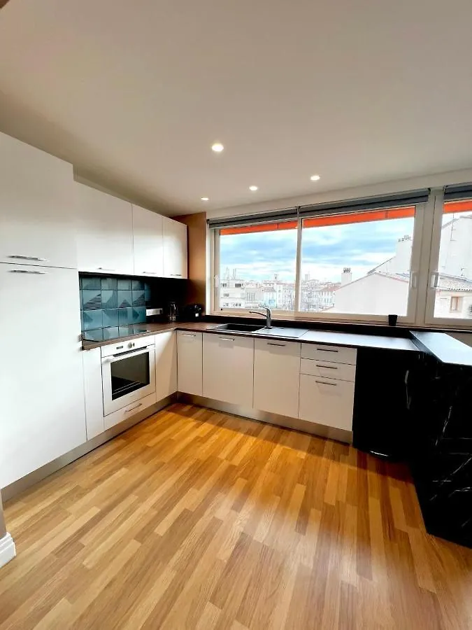 City-Center 1 Bedroom Apartment In Antibes 0*,